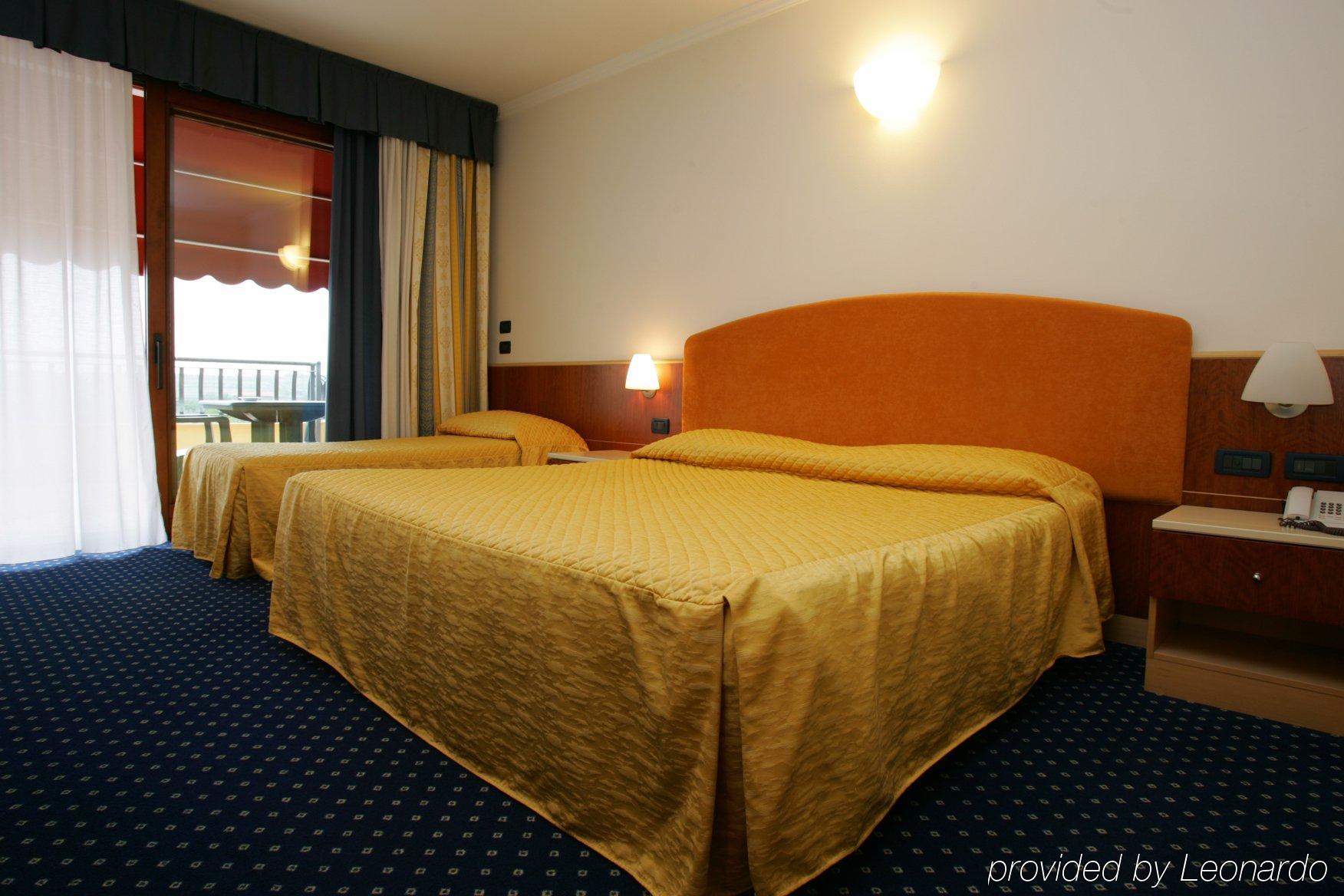 ยูโรกองเกรสซิ โฮเทล Hotel คาวาญอง เวโรเนเซ ภายนอก รูปภาพ